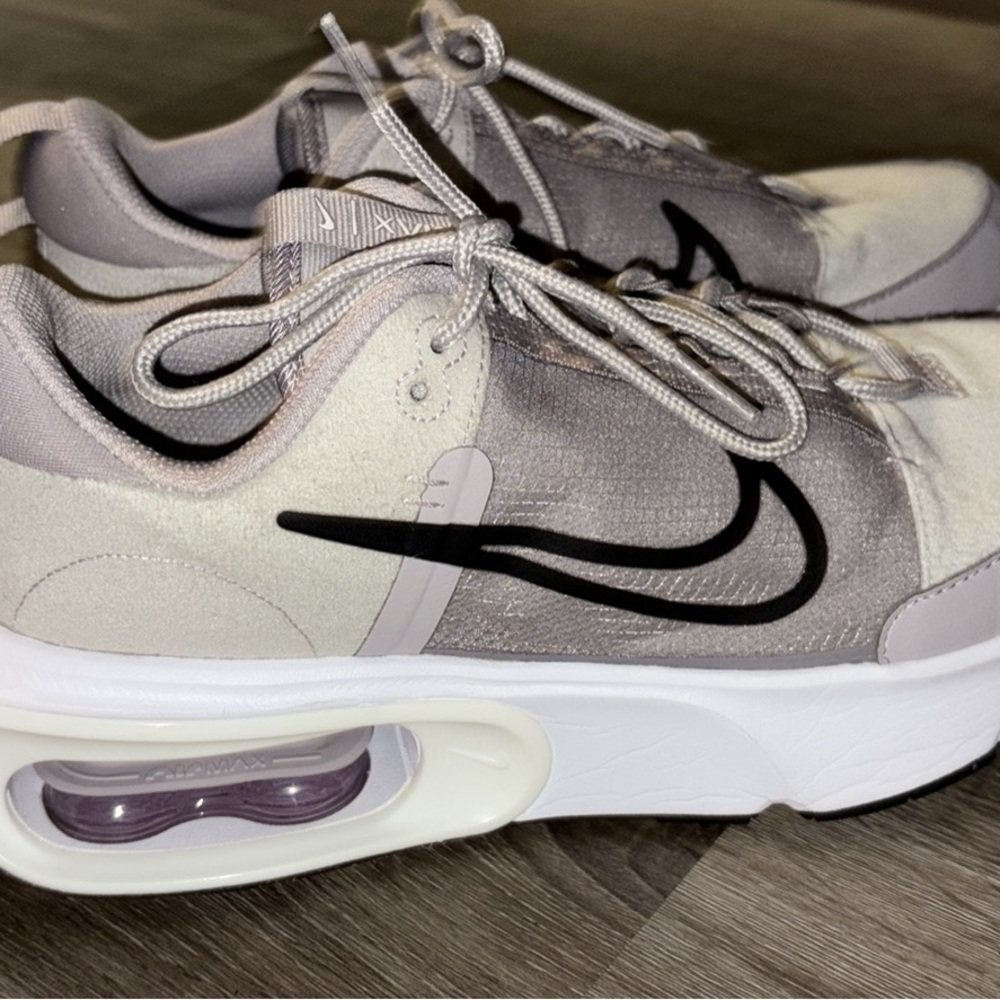 Nike Women’s Air Max Interlock Light Iron Ore Amethyst Ash Size 10